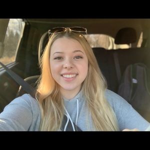 Meet your Posher, Natalie